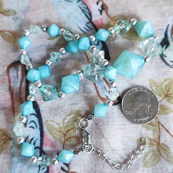 Aqua Light Blue Clear Oversized Bicone Lucite Plastic Beaded Vintage Necklace - Picture 3 of 7